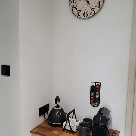 Au Pied Du Vieil Armand