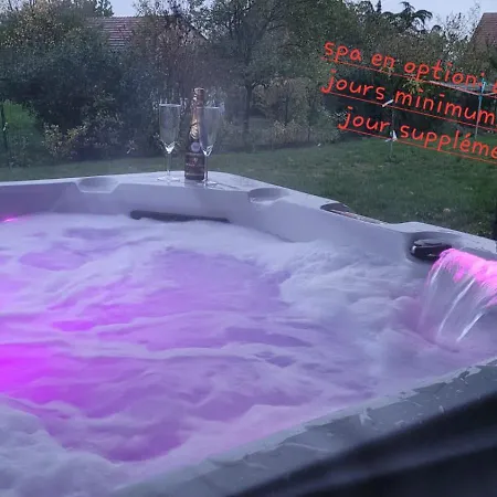 Au Pied Du Vieil Armand