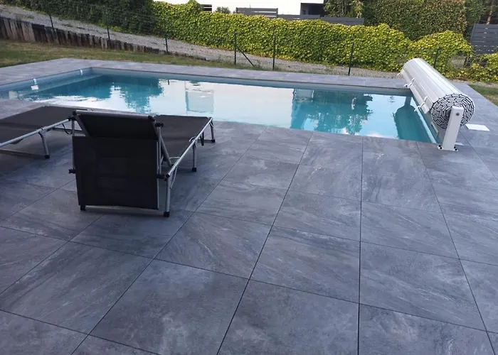 Konukevi Au Pied Du Vieil Armand