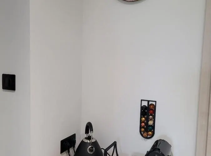 Au Pied Du Vieil Armand