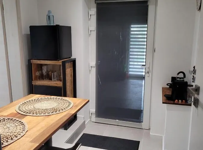 Konukevi Au Pied Du Vieil Armand 3*