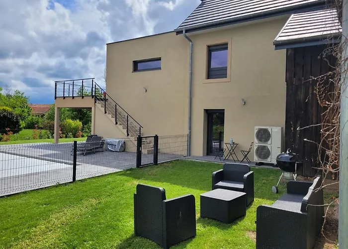 Au Pied Du Vieil Armand Konukevi 3*