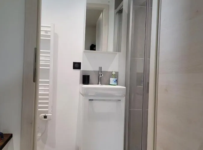 Konukevi Au Pied Du Vieil Armand 3*